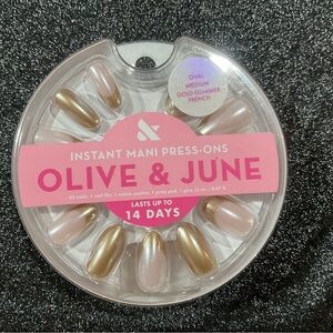 Olive & June Gold and Cream Press-On Nails